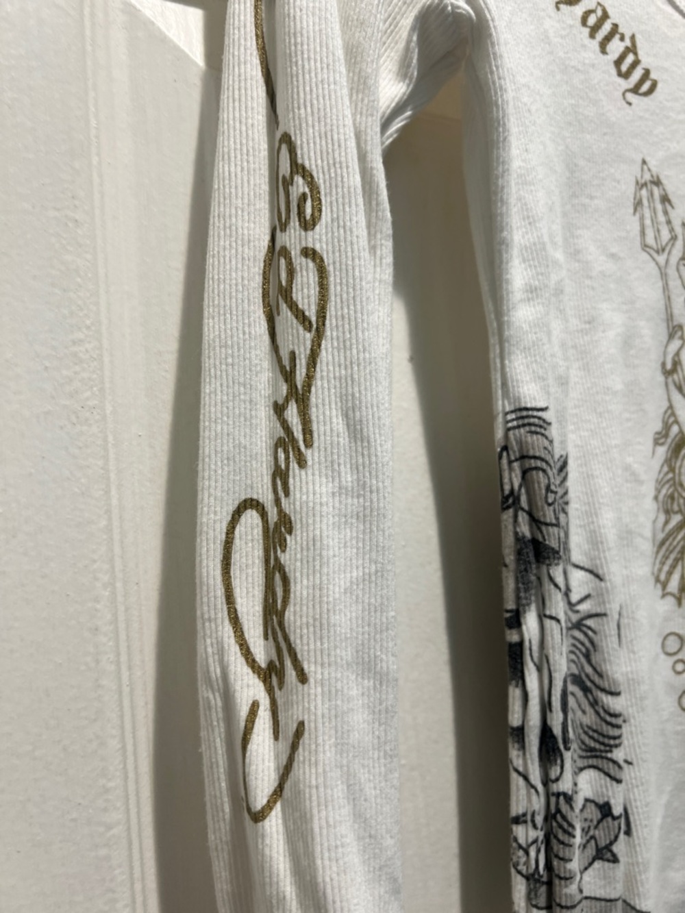 Ed Hardy White Long Sleeve V-Neck Top with Gold, Black and Red Graphics - Picture 4 of 9